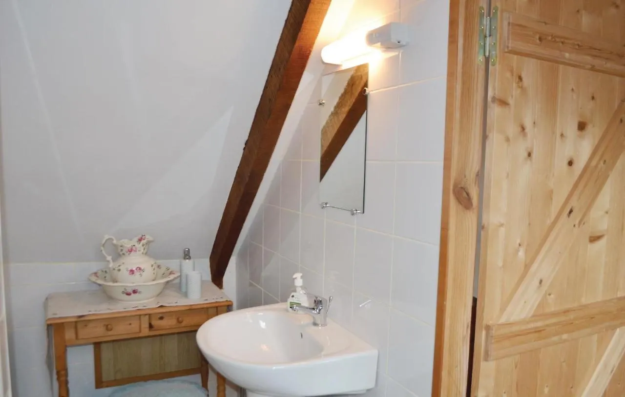 Tatil Evi Beautiful Home In Le Faouet With Kitchen